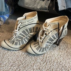 Piano themed Goby Booties